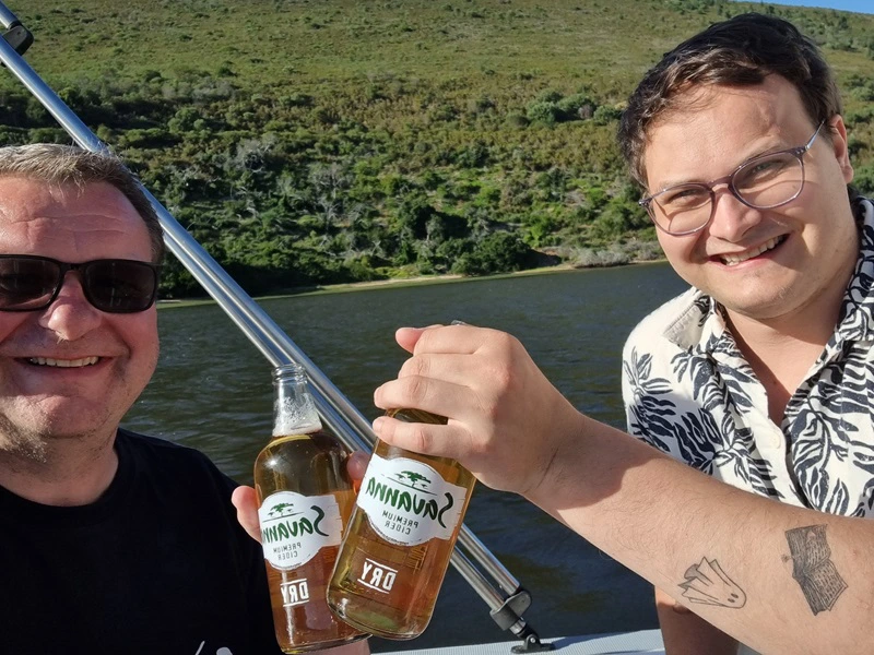 Vater und Sohn auf dem Boot