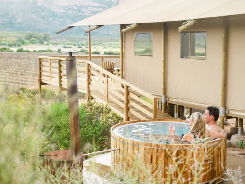 Jacuzzi beim Glampingzelt in Cederberg Südafrika