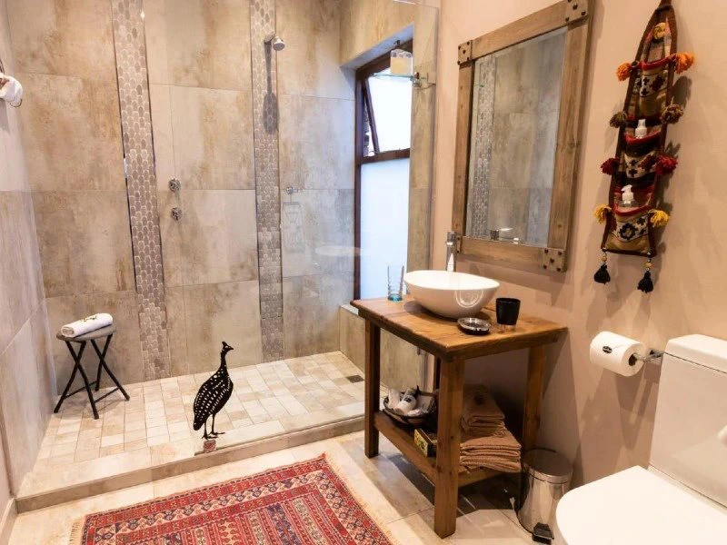 Badezimmer Ihres Gästehauses in Oudtshoorn Südafrika