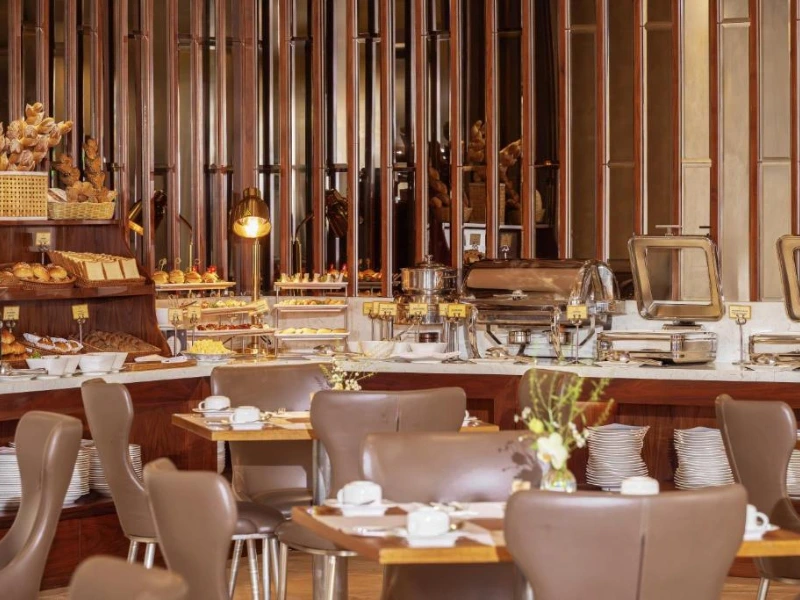 Frühstücksbuffet im Komfort Hotel in Saigon, Vietnam
