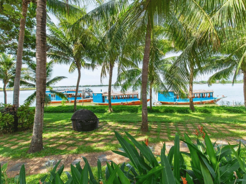 Hotelgarten am Strandhotel in Hoi An in Vietnam