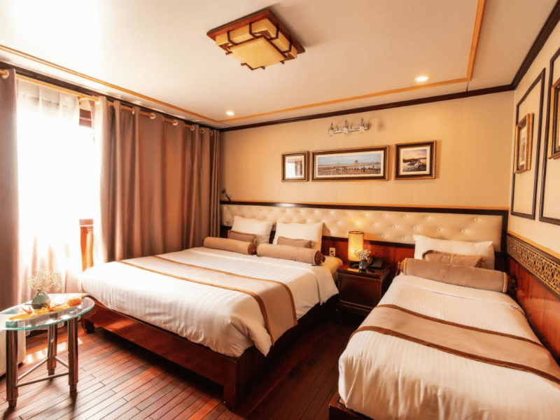 Zimmer auf dem Boot in der Bai Tu Long Bucht in Vietnam