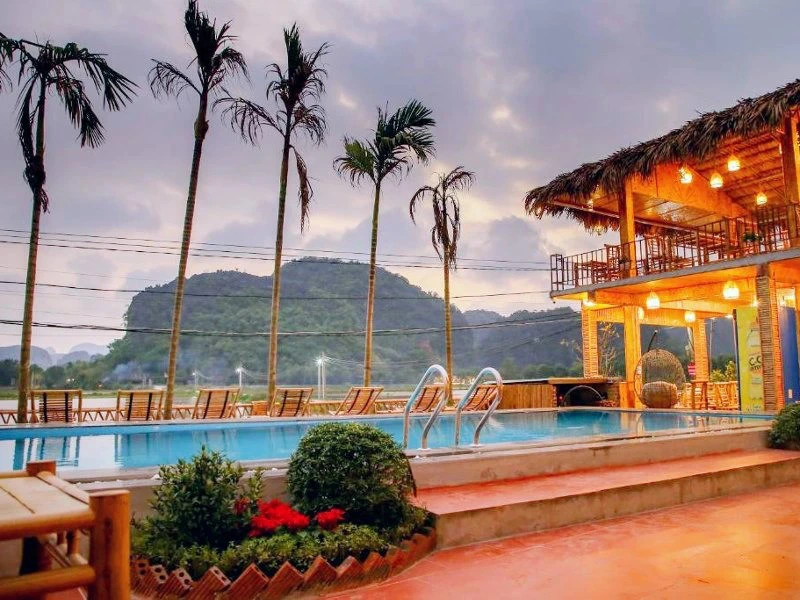 Pool der Unterkunft in Ninh Binh in Vietnam