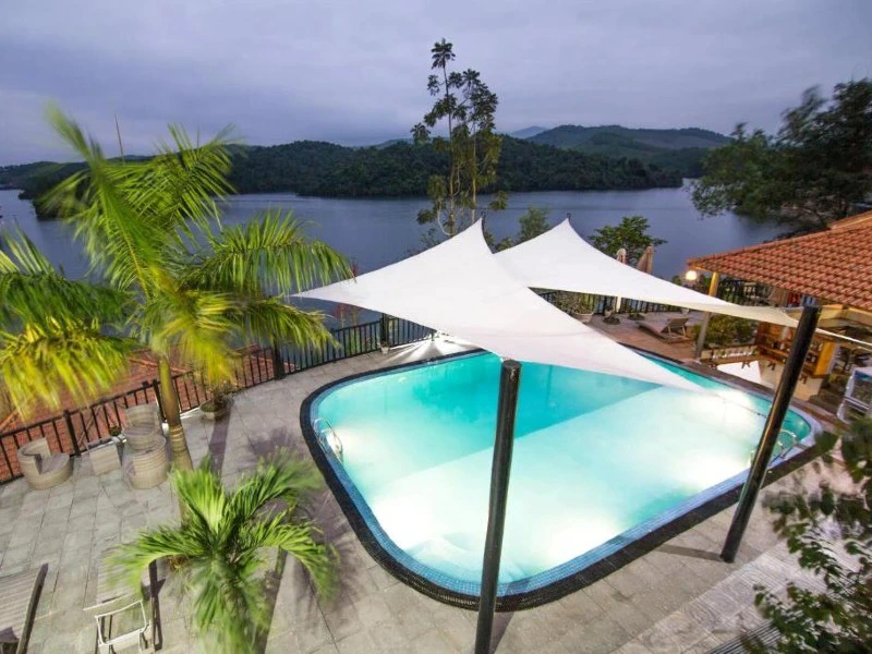 Pool im Hotel im Phong Nha Ke Bang Nationalpark in Vietnam