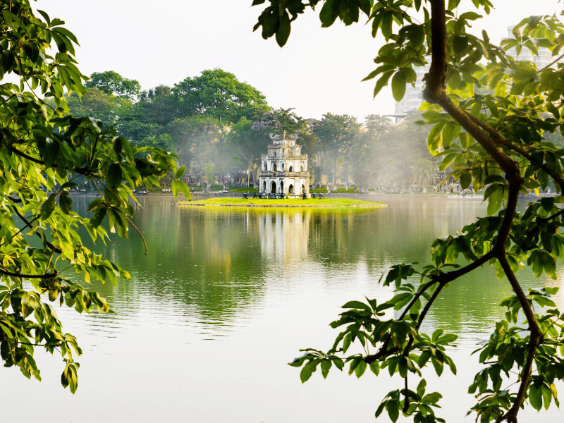 Tempel auf dem Hoan Kiem See in Hanoi, Vietnam
