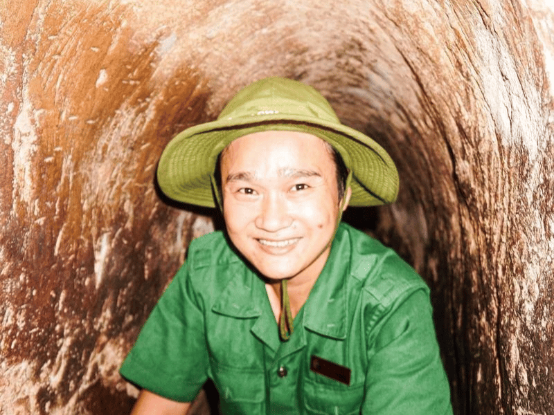Guide in den Cu Chi Tunneln bei Ho-Chi-Minh-City in Vietnam