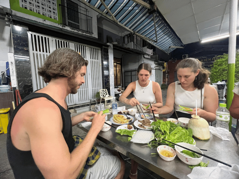 Essen bei der Vespa Tour in Ho-Chi-Minh-City, Vietnam