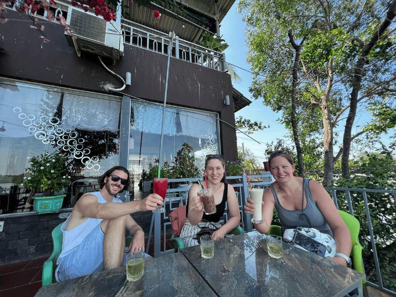 Erfrischung in einer Bar in Vietnam