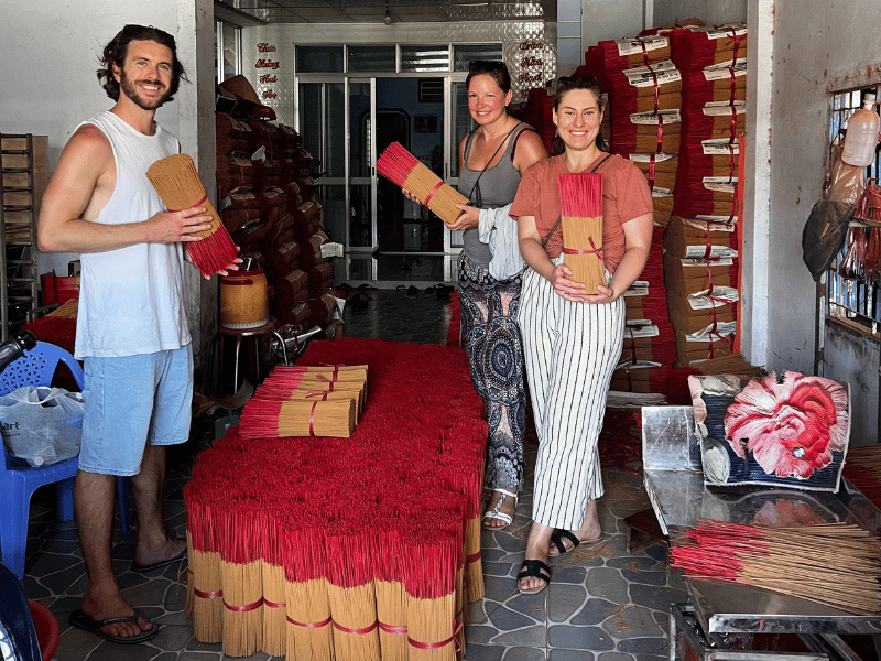 Besuch einer Räucherstäbchen-Werkstatt in Vietnam