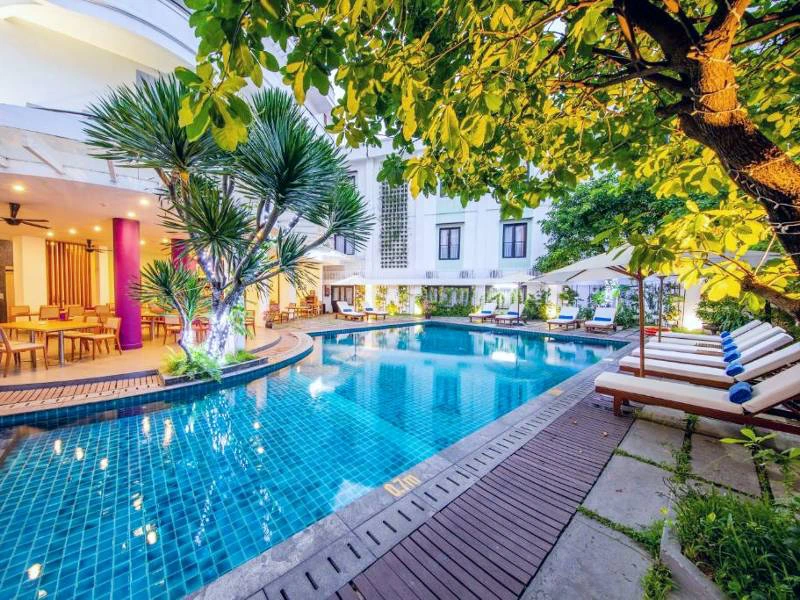 Hotelpool in Hue in Vietnam
