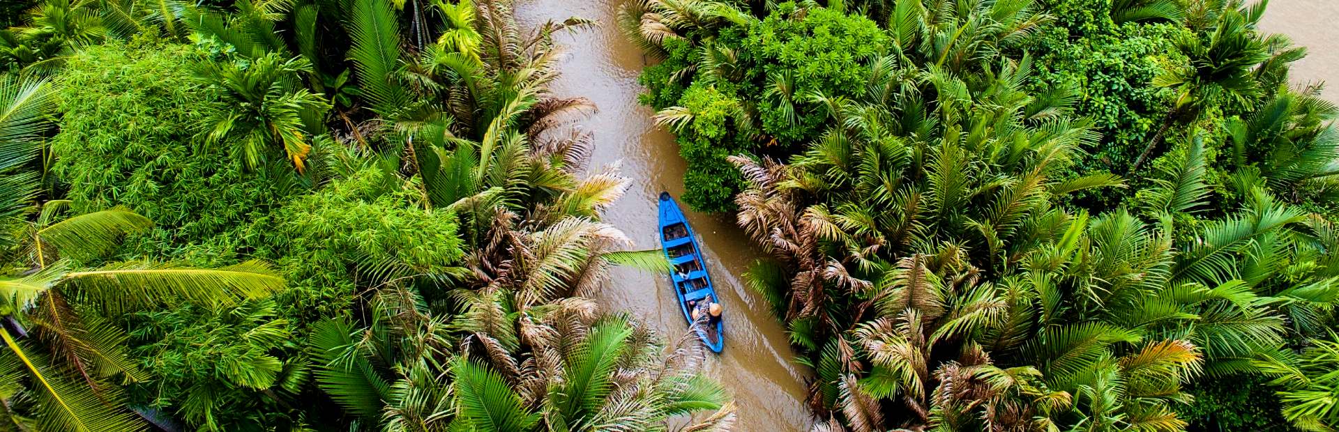 Boot auf einem Kanal im Mekong in Vietnam