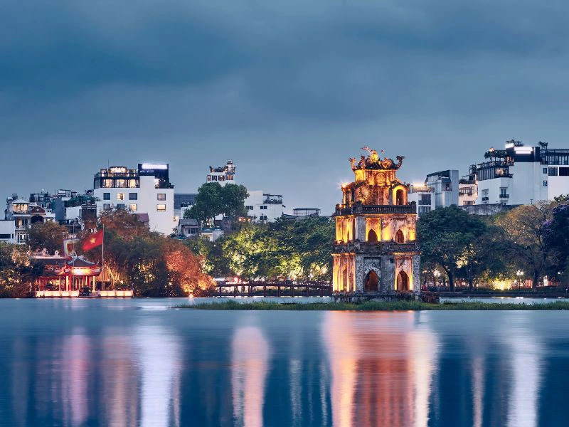 Blick auf den Hoan Kiem See in Hanoi