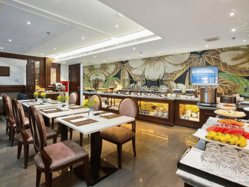 Restaurant im zentralen Hotel in Hanoi, Vietnam