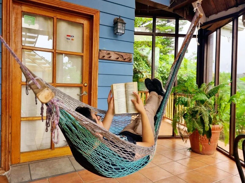 Entspannen auf der Terrasse in Monteverde, Costa Rica