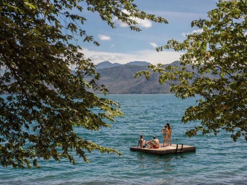 Steg an der Laguna de Apoyo in Nicaragua
