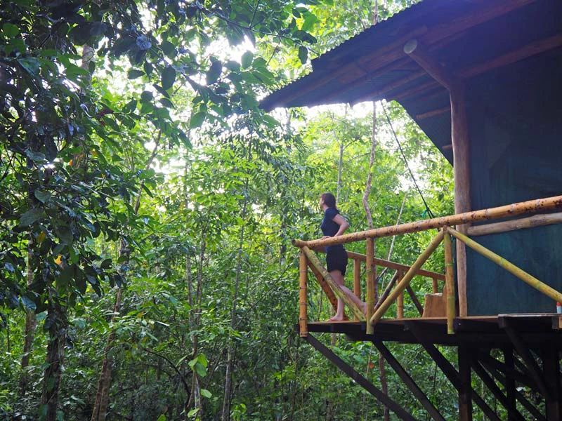 Veranda der Bungalows beim Corcovado Nationalpark