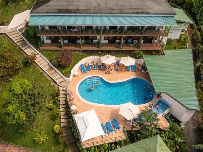 Pool und Garten in Manuel Antonio, Costa Rica