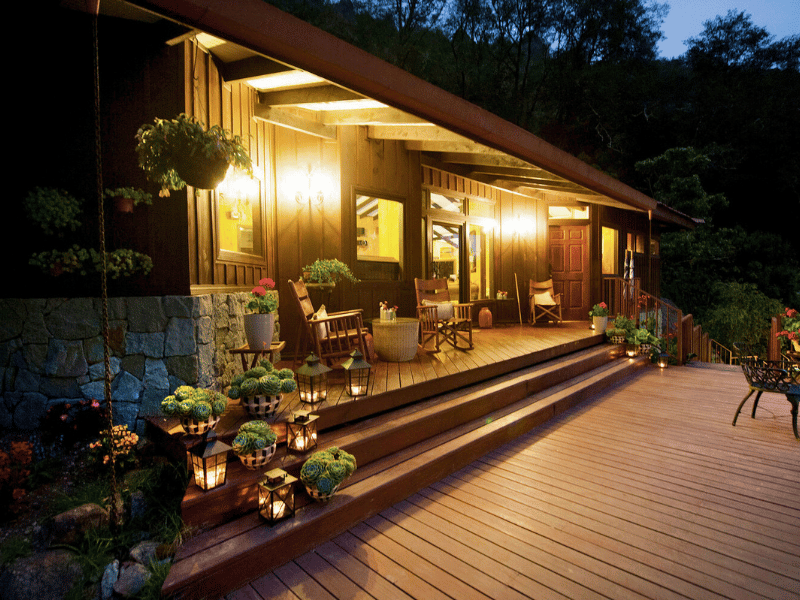 Terrasse bei Nacht im Komforthotel in San Gerardo de Dota, Costa Rica