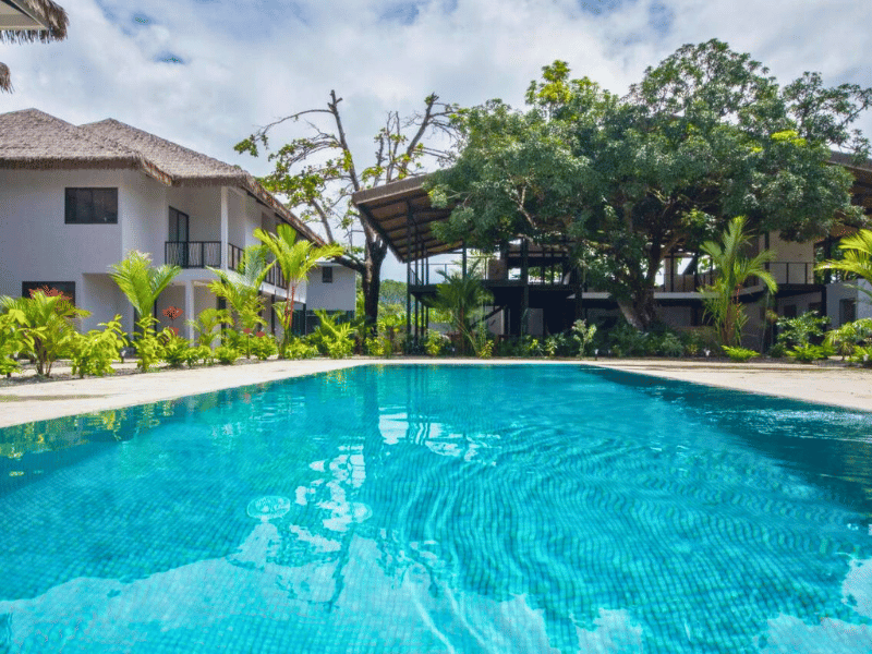 Erfrischender Pool an der südlichen Pazifikküste in Costa Rica