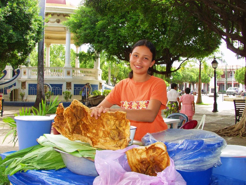 Mädchen im Park in Granada