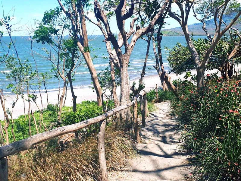 Weg zum Strand auf Ometepe, Nicaragua