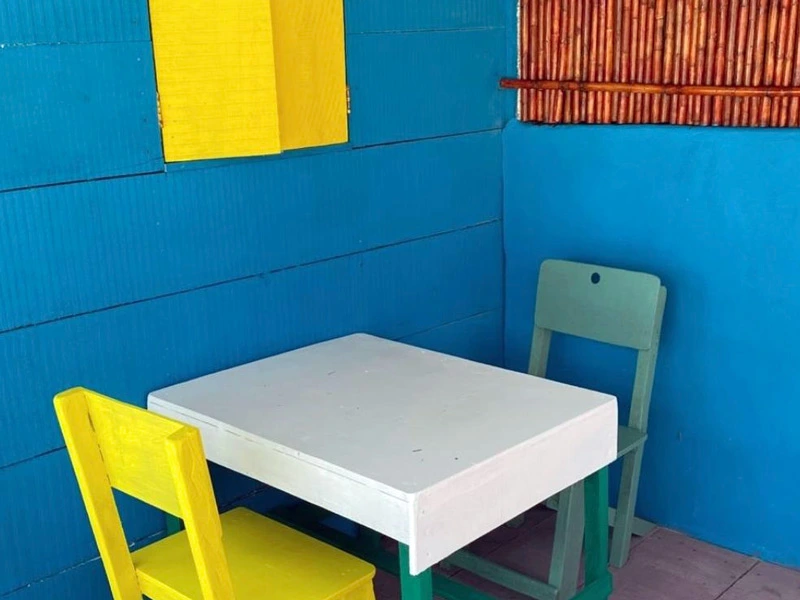 Sitzecke im Zimmer auf den San Blas Inseln, Panama