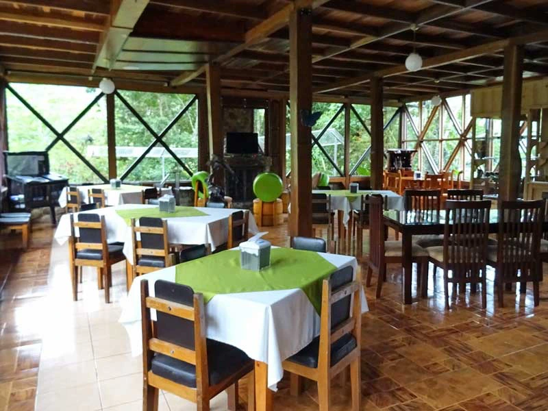 Restaurant der Unterkunft in San Gerardo de Rivas, Costa Rica