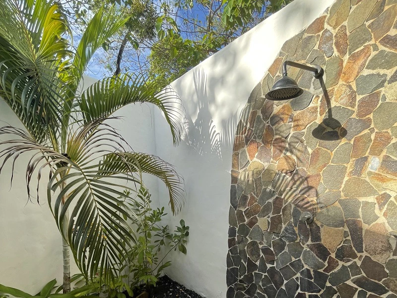 Badezimmer unter freiem Himmel in Santa Catalina, Panama