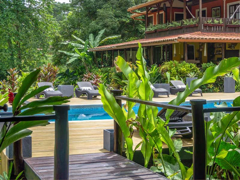 Hotelpool zur Erfrischung auf den Bocas del Toro, Panama