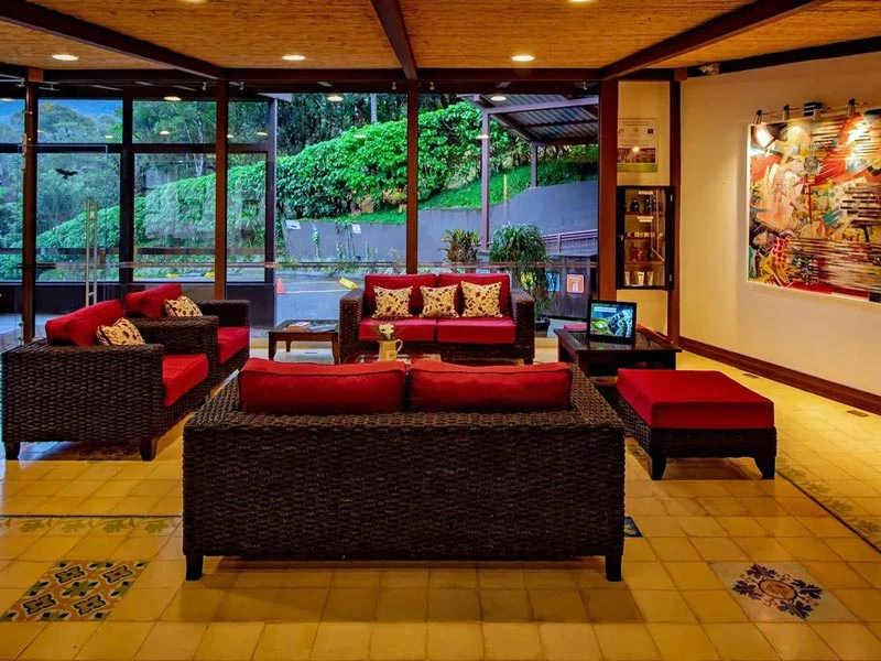 Lobby der Komfortunterkunft in Monteverde, Costa Rica