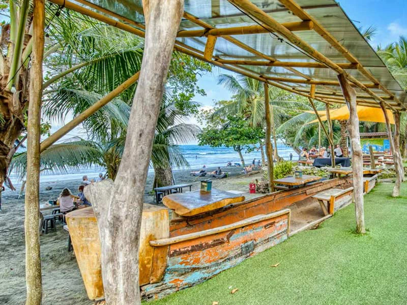 Strandbar in Cahuita, Costa Rica