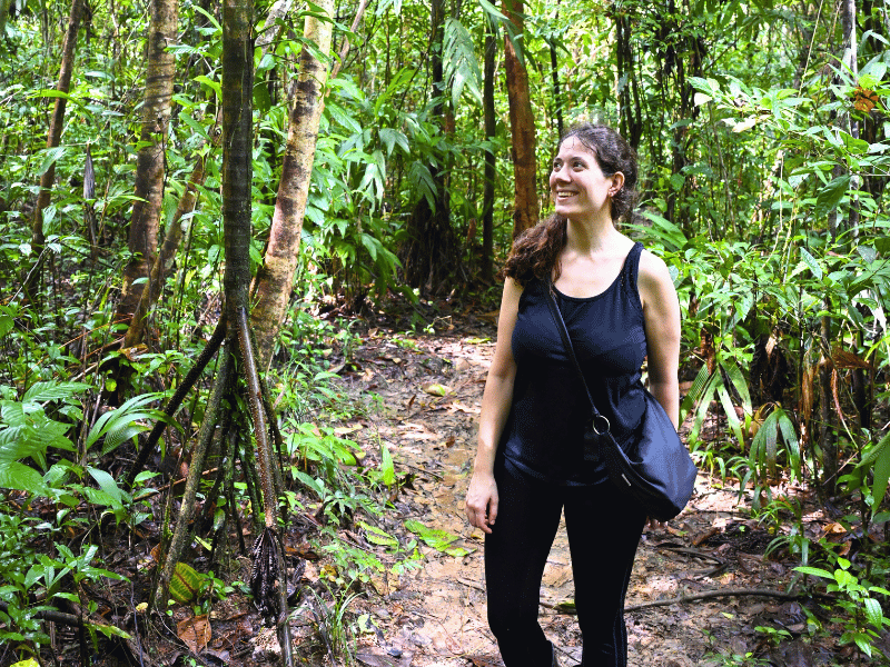 Frau beim Wandern bei El Castillo in Nicaragua