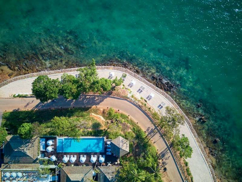 Strand am komfortablen Hotel auf Koh Yao Noi, Thailand