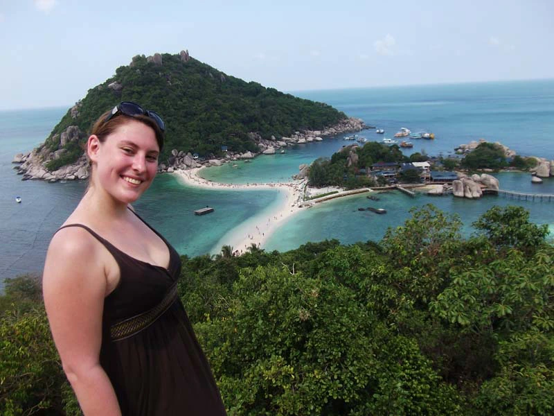 „Die Inseln im Südwesten Thailands sind von November bis April gut zu bereisen. Wenn Sie in den Sommermonaten reisen möchten, empfehle ich ein Inselhopping im Golf von Thailand.“ - Reisespezialistin Franziska von erlebe