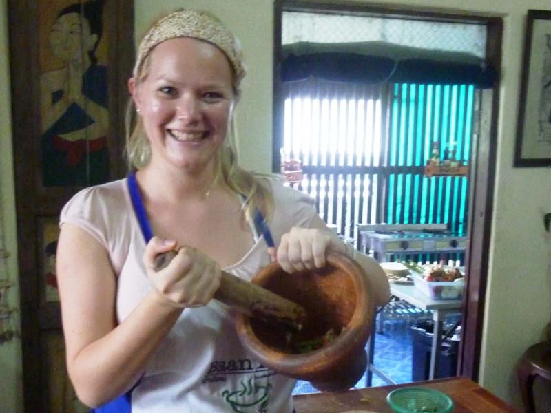 Touristen beim Kochkurs in Chiang Mai Thailand