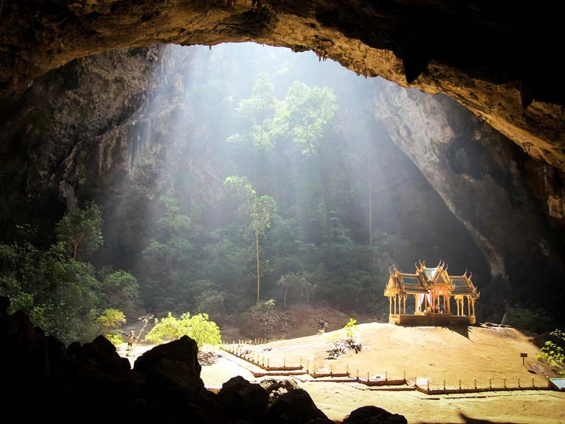 Die Khao Sam Roi Yot Höhle in der Nähe von Pranburi in Thailand