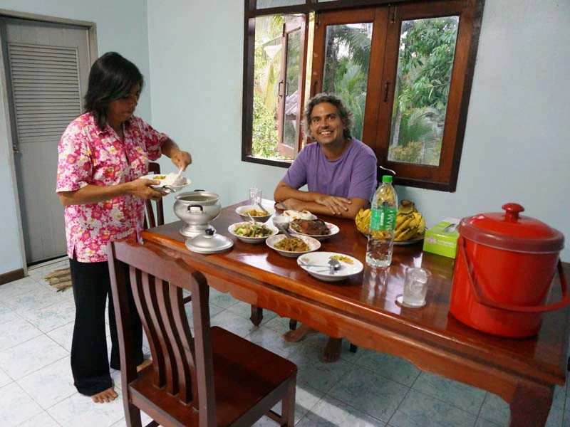 Zu Gast bei einer einheimischen Familie in Thailand