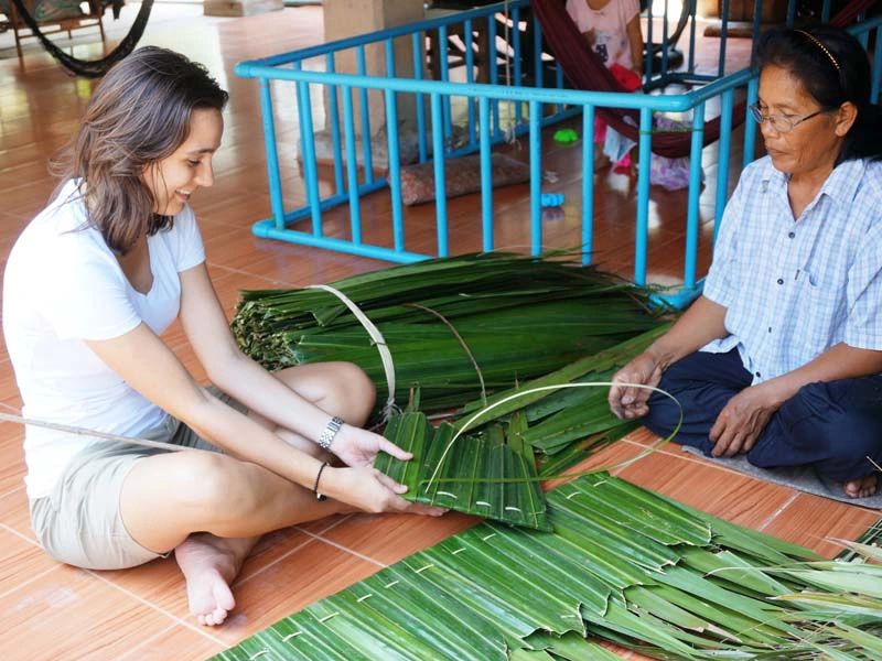 Tourist zu Gast auf dem Land in Thailand