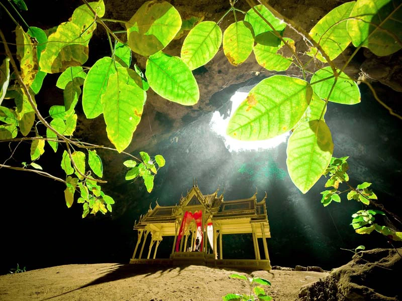 Höhle im Sam Roi Yot Nationalpark in Thailand