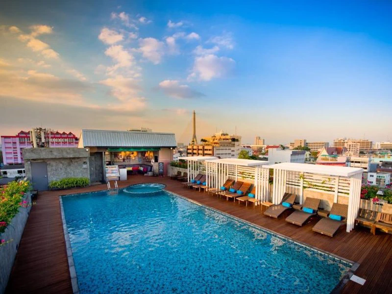 Hotelpool in Bangkok Thailand