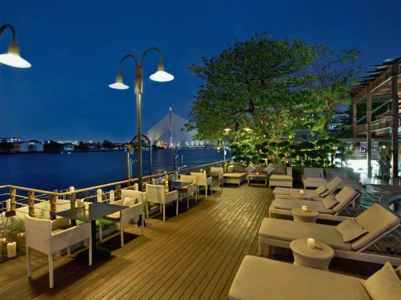 Terrasse im Komforthotel in Bangkok Thailand