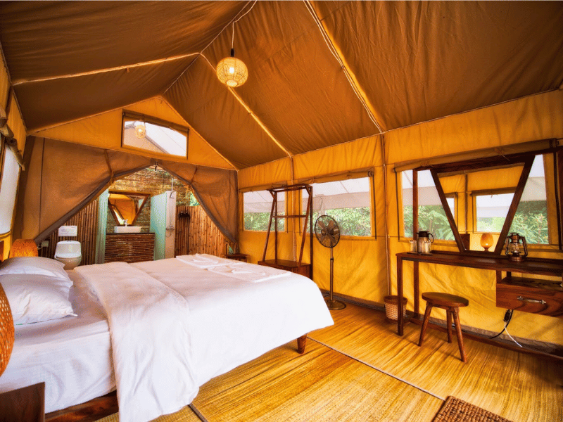 Zelt im Cardamom Tented Camp Kambodscha von Innen