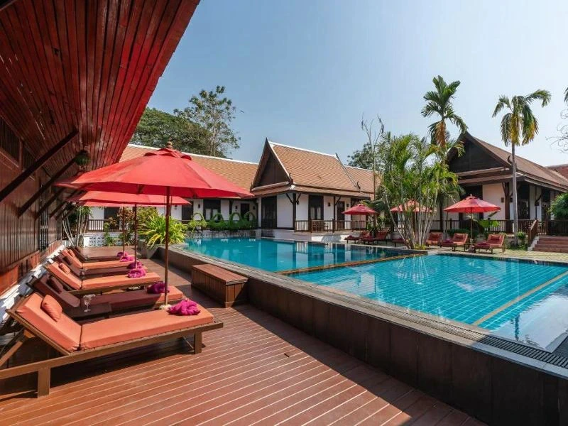 Hotelpool in Sukhothai Thailand