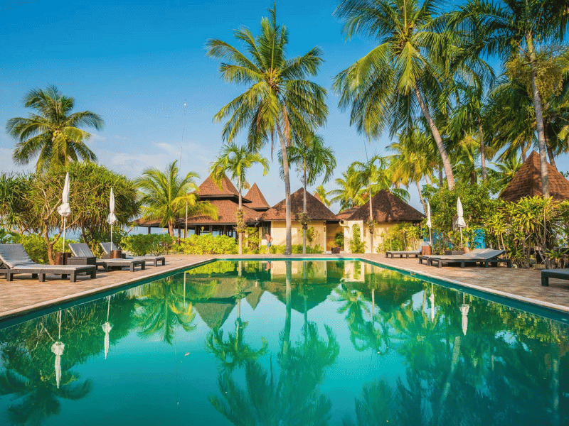 Hotelpool auf Koh Mook Thailand