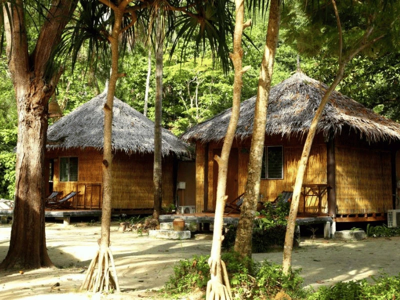 Bungalows im Hotel auf Koh Ngai Thailand