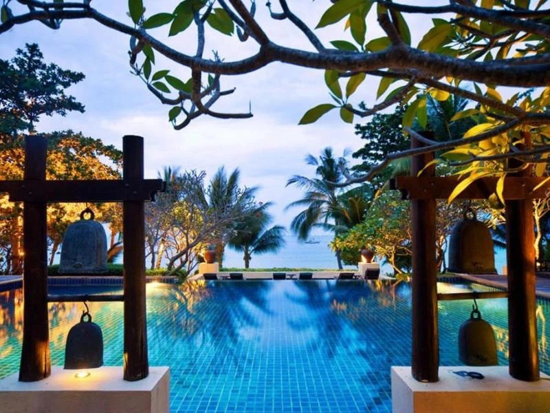 Pool im Hotel auf Koh Samet, Thailand