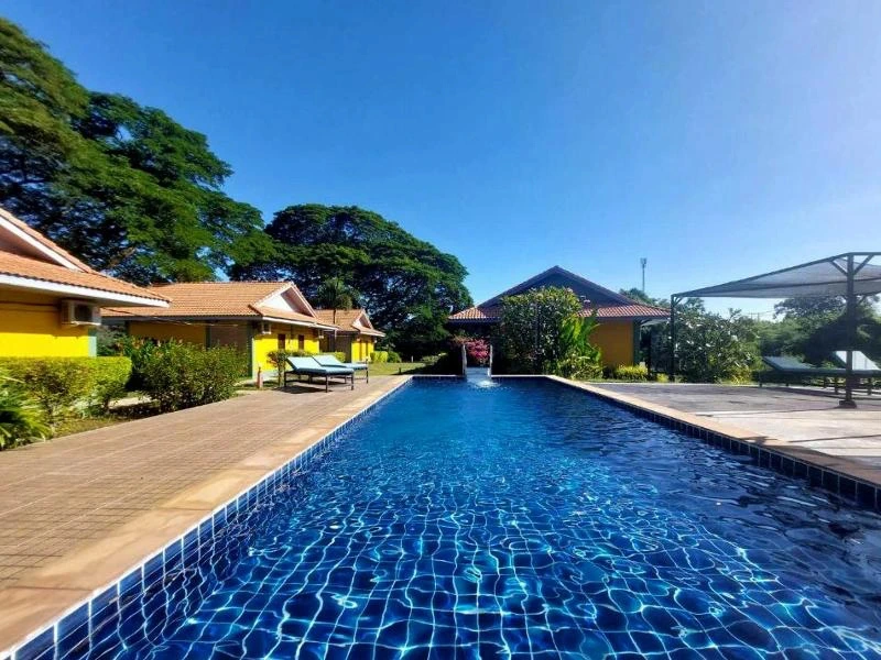 Hotelpool in Khong Chiam in Thailand