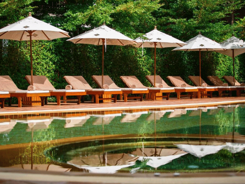 Pool im komfortablen Isaan Hotel, Thailand