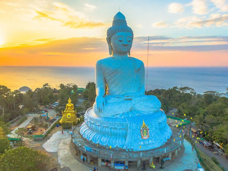 Big Buddha auf einem Hügel bei Phuket