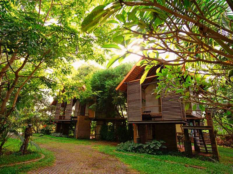 Familiäres Gästehaus im Grünen im Isaan in Thailand